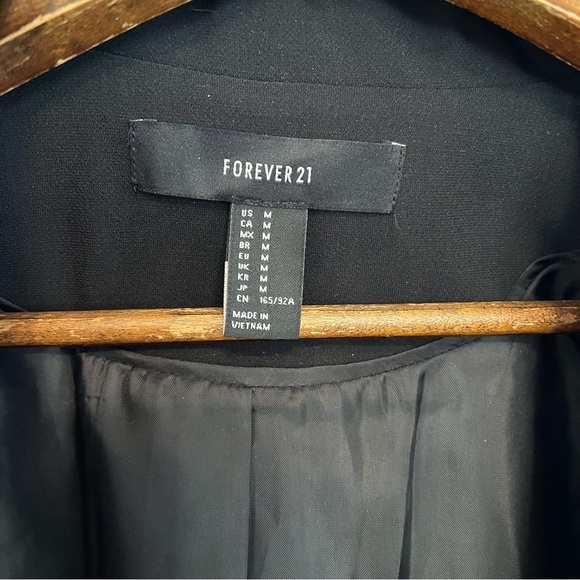 Forever 21 Women’s Medium Black Blazer | Office Wear 🖤👩💼 - Picture 5 of 8